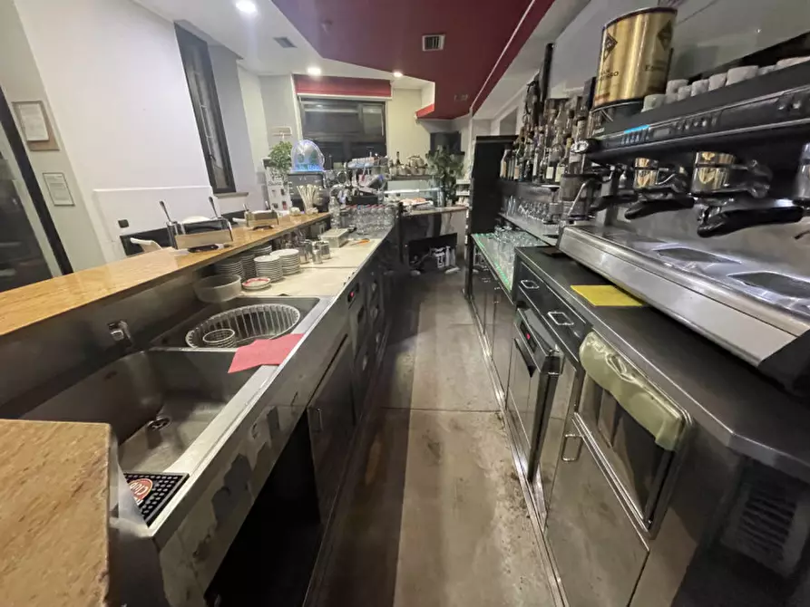 Immagine 40 di Attività commerciale in vendita  in Piazza Visconti 5 a Rho