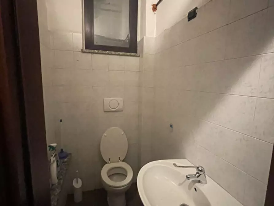 Immagine 52 di Attività commerciale in vendita  in Piazza Visconti 5 a Rho