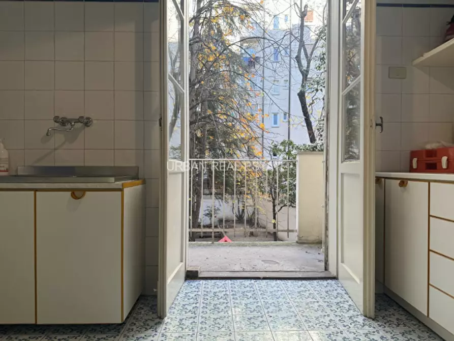 Immagine 3 di Appartamento in vendita  in Via Gioacchino Murat 16 a Trieste