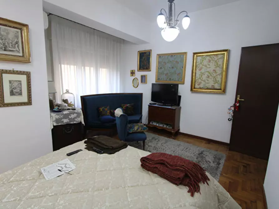 Immagine 2 di Appartamento in vendita  in Viale Regina Elena 137 a Messina