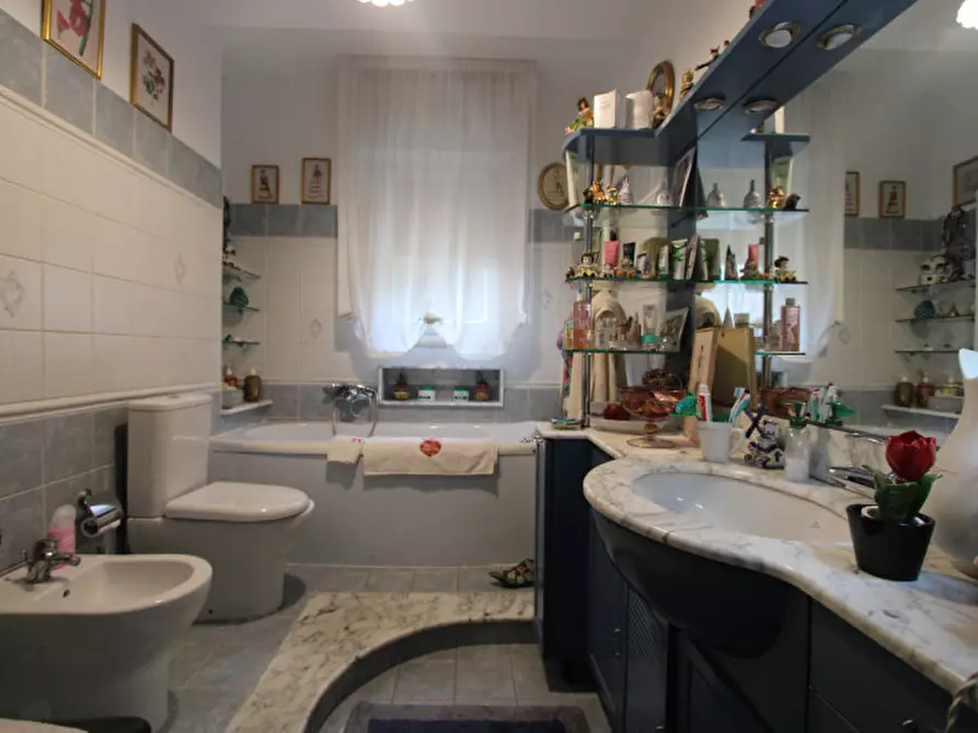 Immagine 4 di Appartamento in vendita  in Viale Regina Elena 137 a Messina