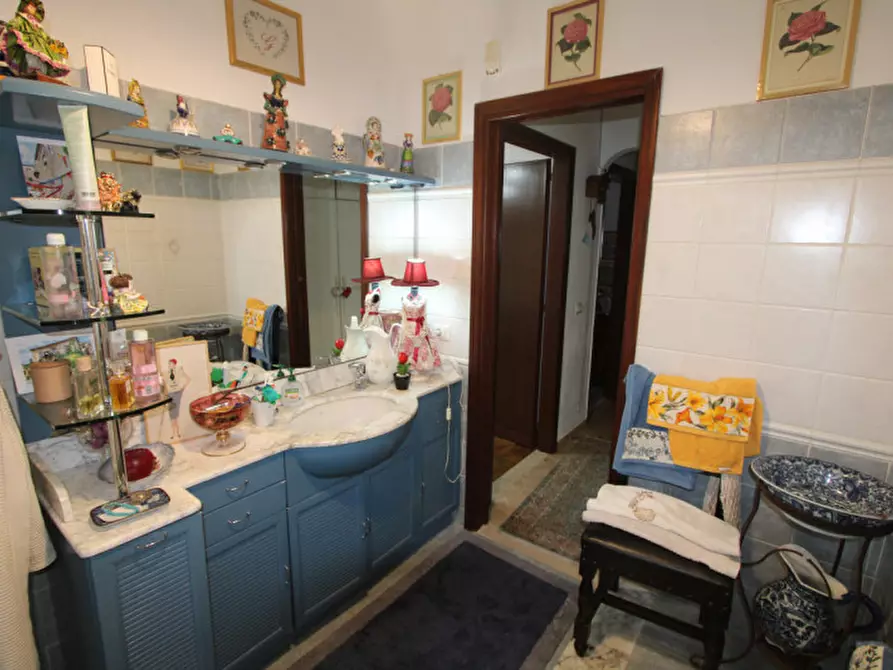 Immagine 5 di Appartamento in vendita  in Viale Regina Elena 137 a Messina