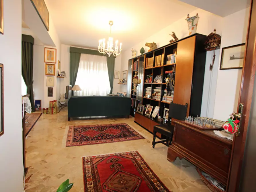 Immagine 12 di Appartamento in vendita  in Viale Regina Elena 137 a Messina