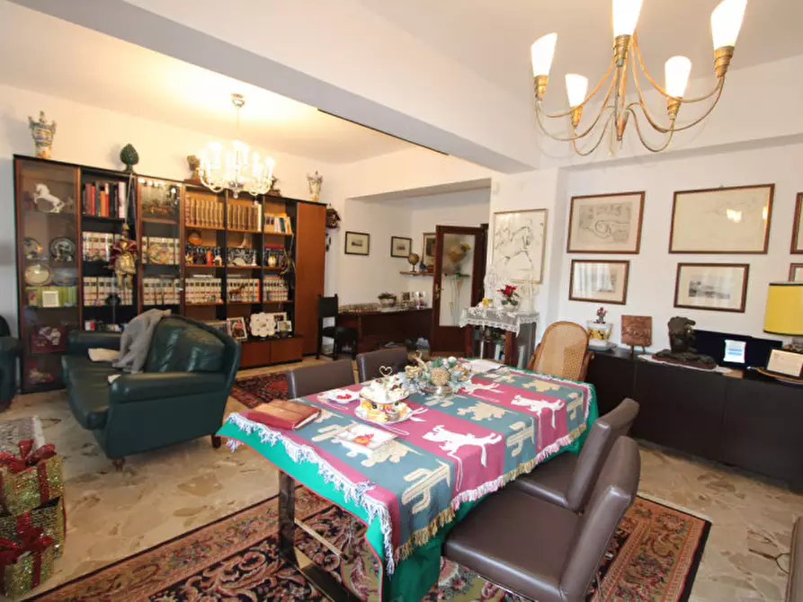 Immagine 20 di Appartamento in vendita  in Viale Regina Elena 137 a Messina