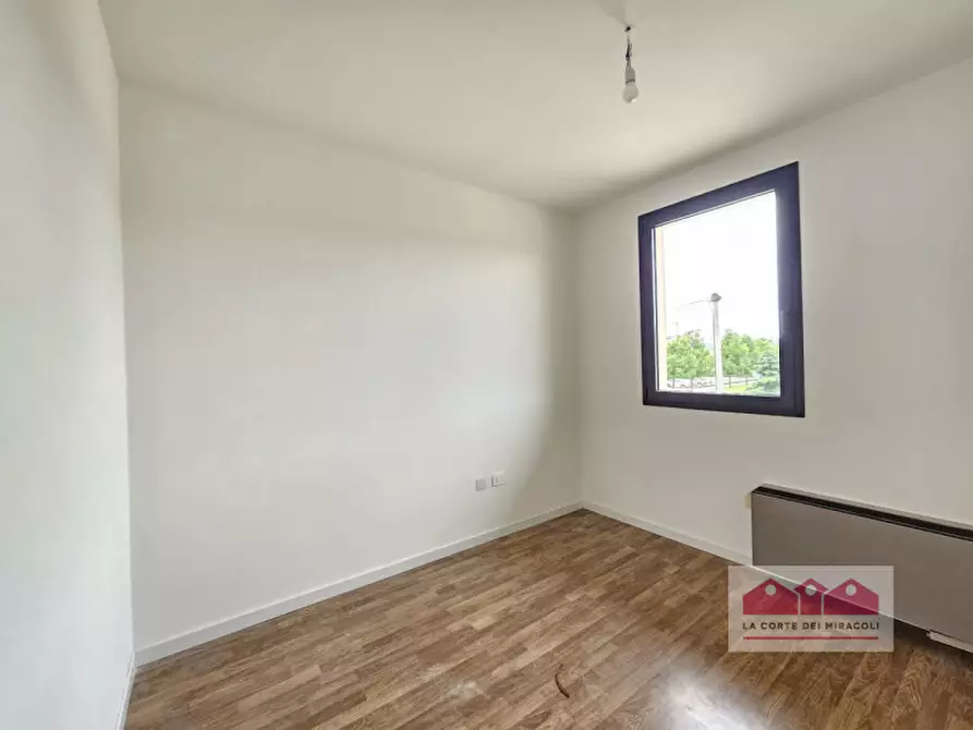 Immagine 10 di Ufficio in affitto  in via monte grappa a Costabissara