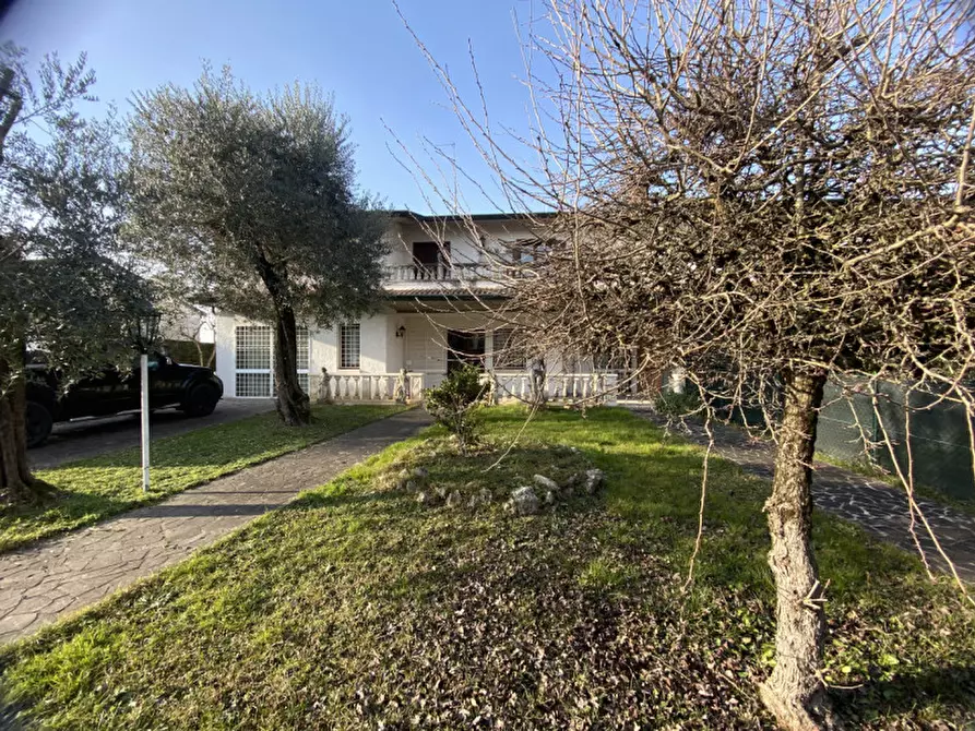 Immagine 6 di Casa bifamiliare in vendita  in Viale Roma a Torri Di Quartesolo