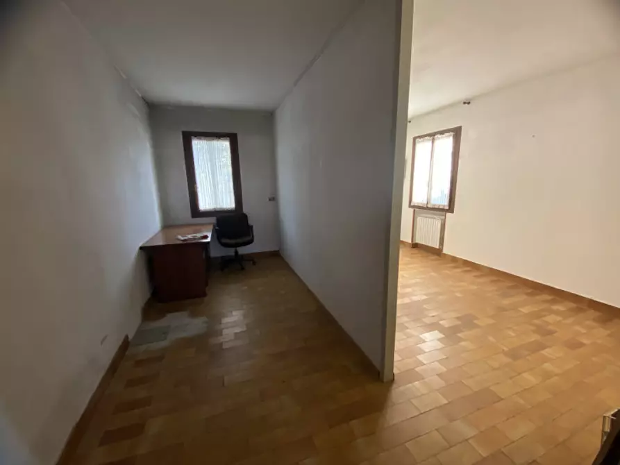 Immagine 10 di Casa bifamiliare in vendita  in Viale Roma a Torri Di Quartesolo