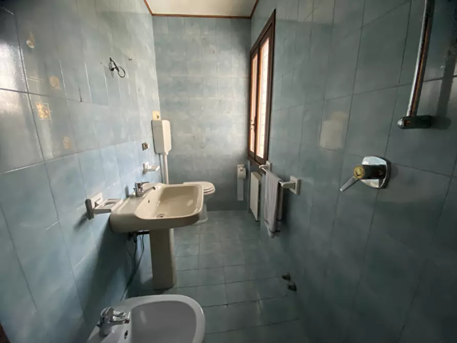 Immagine 11 di Casa bifamiliare in vendita  in Viale Roma a Torri Di Quartesolo