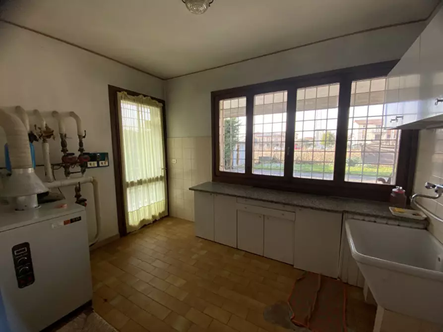 Immagine 15 di Casa bifamiliare in vendita  in Viale Roma a Torri Di Quartesolo