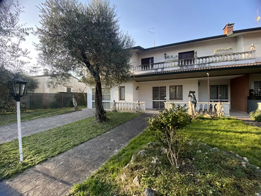 Immagine 54 di Casa bifamiliare in vendita  in Viale Roma a Torri Di Quartesolo