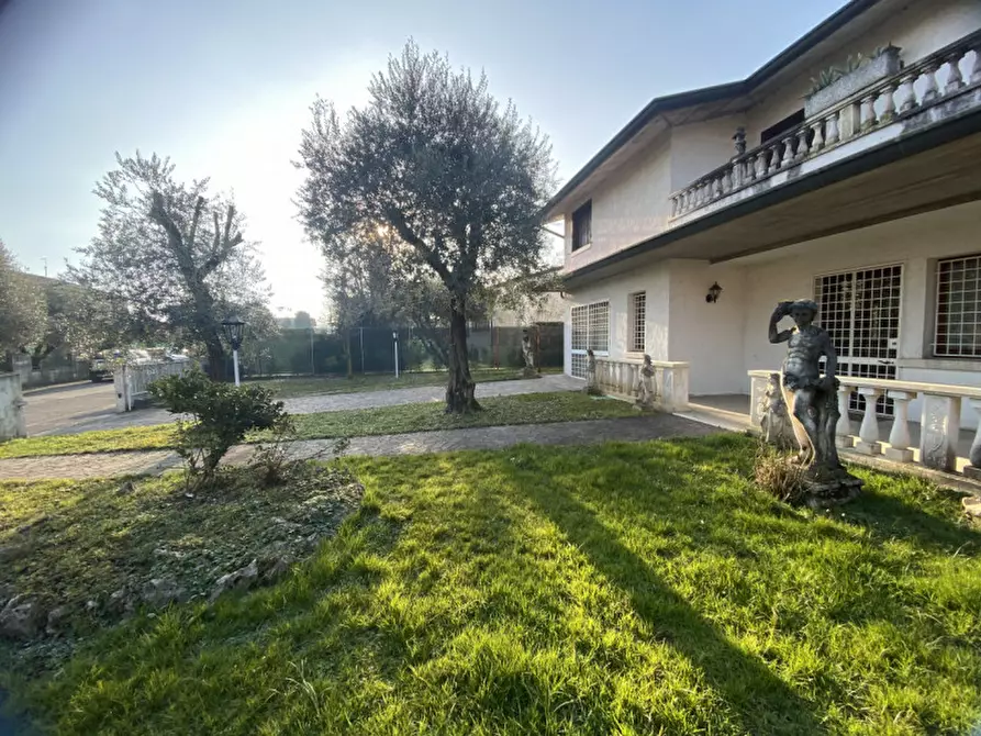 Immagine 55 di Casa bifamiliare in vendita  in Viale Roma a Torri Di Quartesolo
