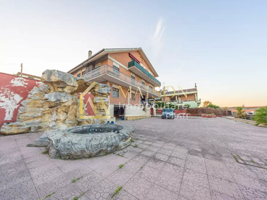 Immagine 2 di Appartamento in vendita  in Via Tusa a Roma