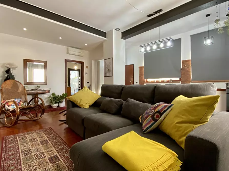 Immagine 1 di Casa indipendente in vendita  in Strada Sant'Antonino a Vicenza