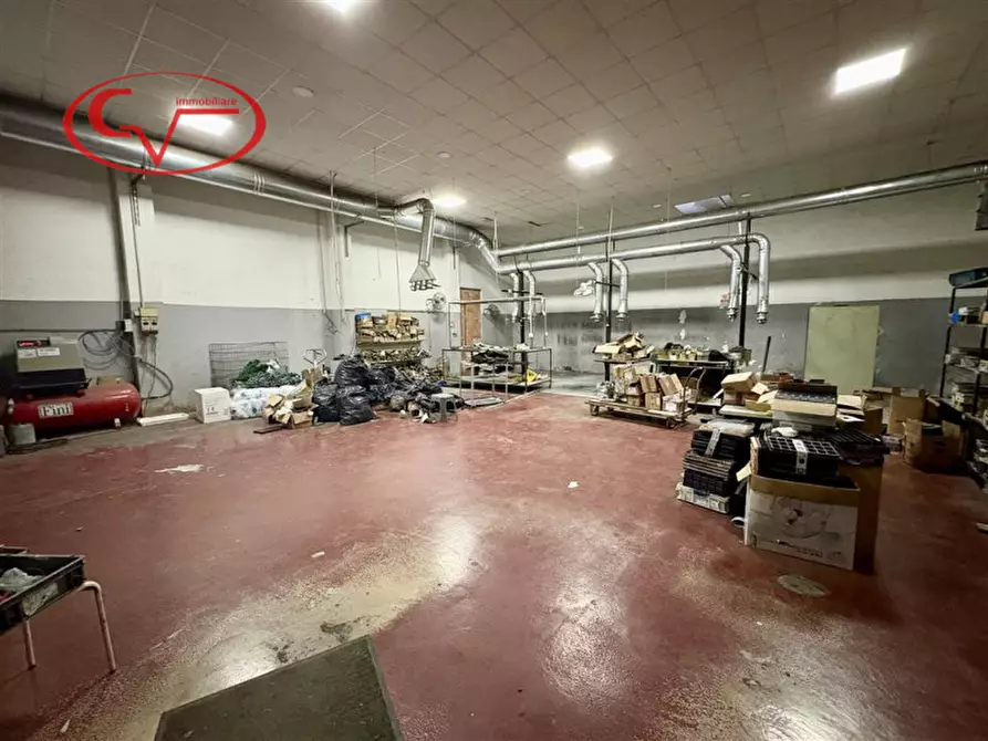 Immagine 1 di Capannone industriale in affitto  in Viale Armando Diaz a Montevarchi