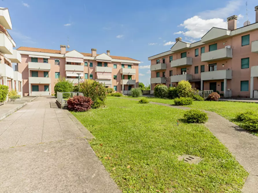 Immagine 1 di Appartamento in vendita  in Via Sant'Antonio da Padova 2 a Abano Terme