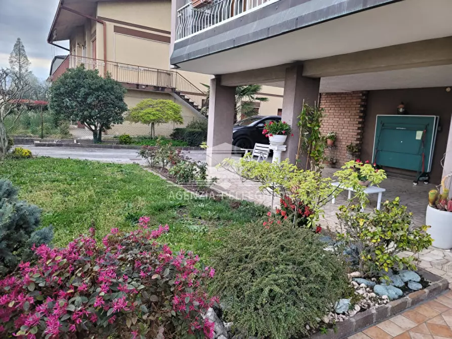 Immagine 2 di Casa bifamiliare in vendita  in Via Lago di Bolsena a Vicenza