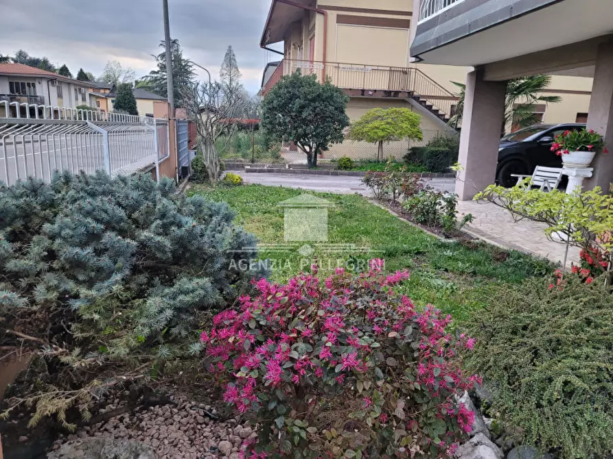 Immagine 8 di Casa bifamiliare in vendita  in Via Lago di Bolsena a Vicenza