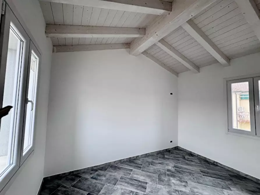 Immagine 9 di Appartamento in vendita  a Badia Polesine