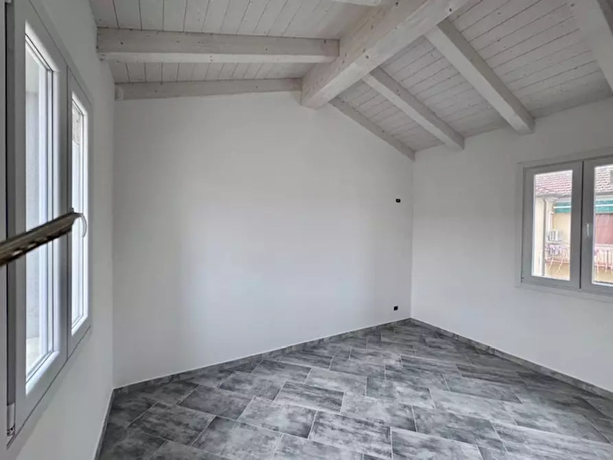 Immagine 11 di Appartamento in vendita  a Badia Polesine