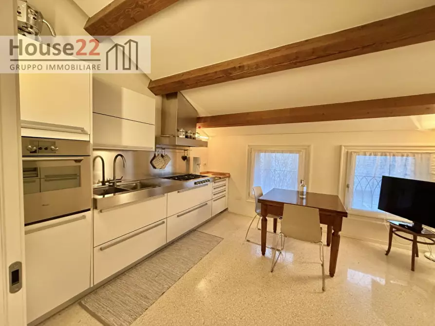 Immagine 15 di Appartamento in vendita  a Vicenza