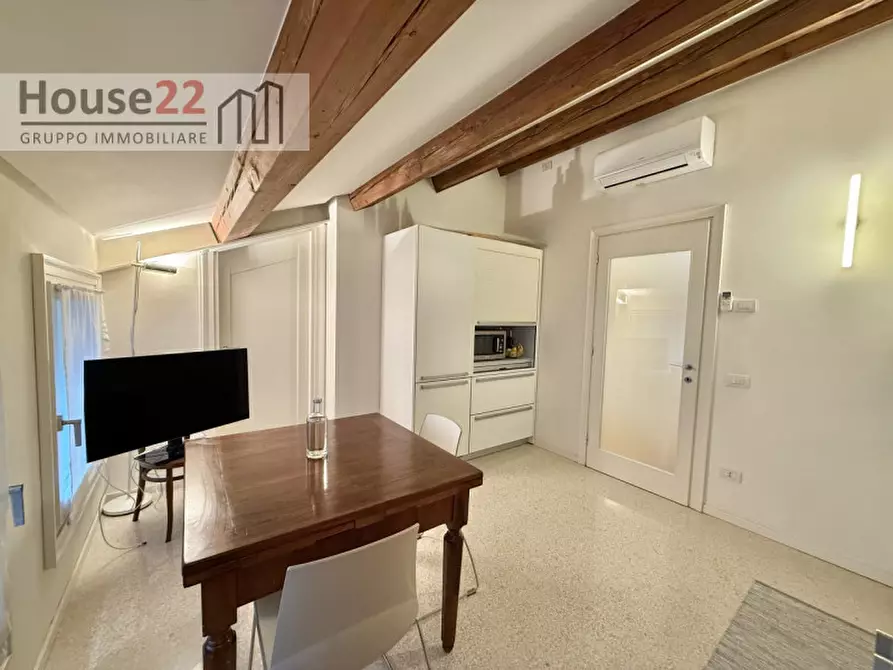 Immagine 17 di Appartamento in vendita  a Vicenza