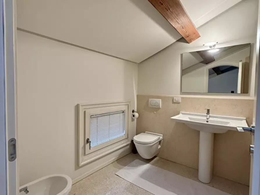 Immagine 25 di Appartamento in vendita  a Vicenza