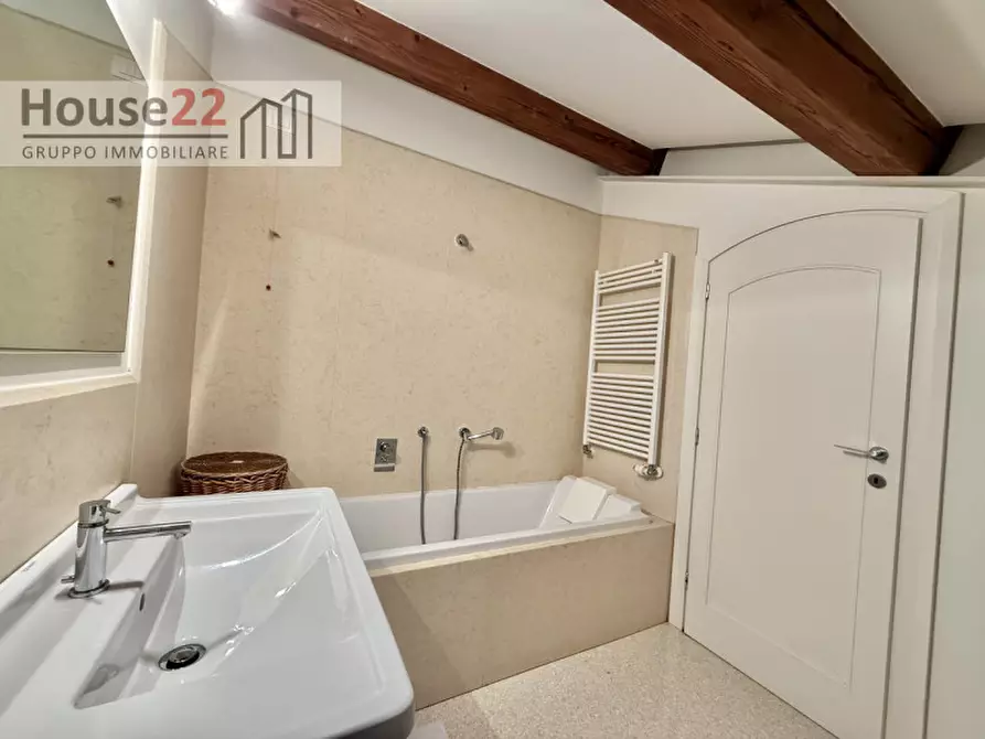 Immagine 26 di Appartamento in vendita  a Vicenza