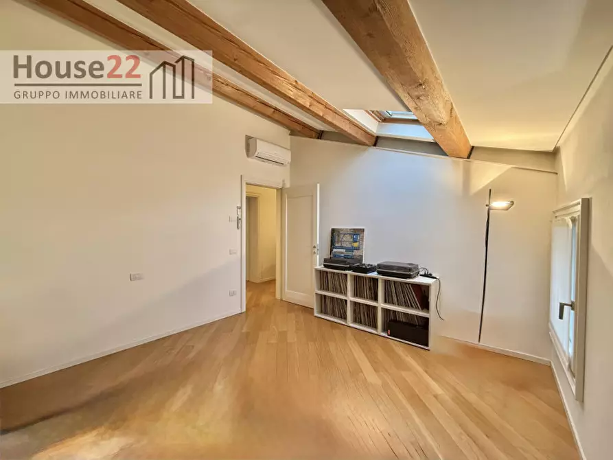 Immagine 29 di Appartamento in vendita  a Vicenza