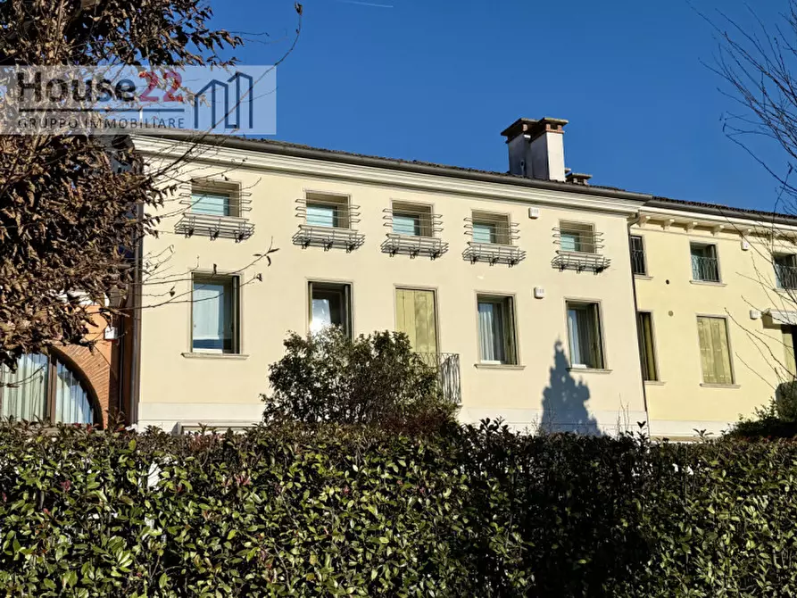 Immagine 37 di Appartamento in vendita  a Vicenza