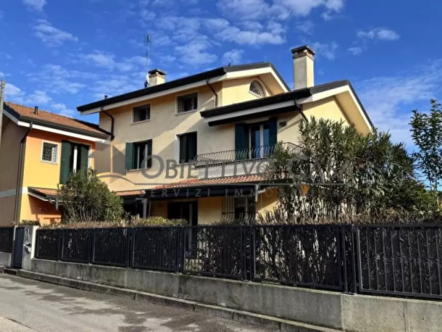 Immagine 2 di Villa in vendita  in Via Luigi Pierobon a Padova