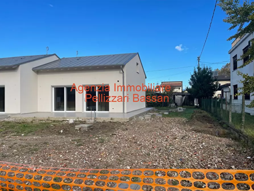 Immagine 4 di Casa bifamiliare in vendita  a Spresiano
