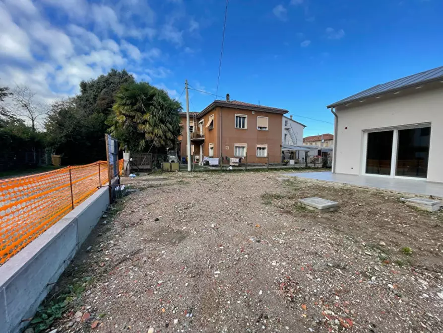 Immagine 12 di Casa bifamiliare in vendita  a Spresiano