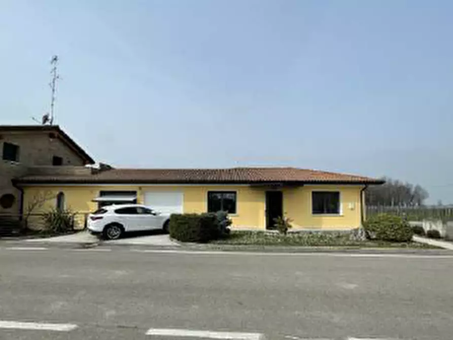 Immagine 1 di Ufficio in vendita  in Via Chiodo, 3 a Salgareda
