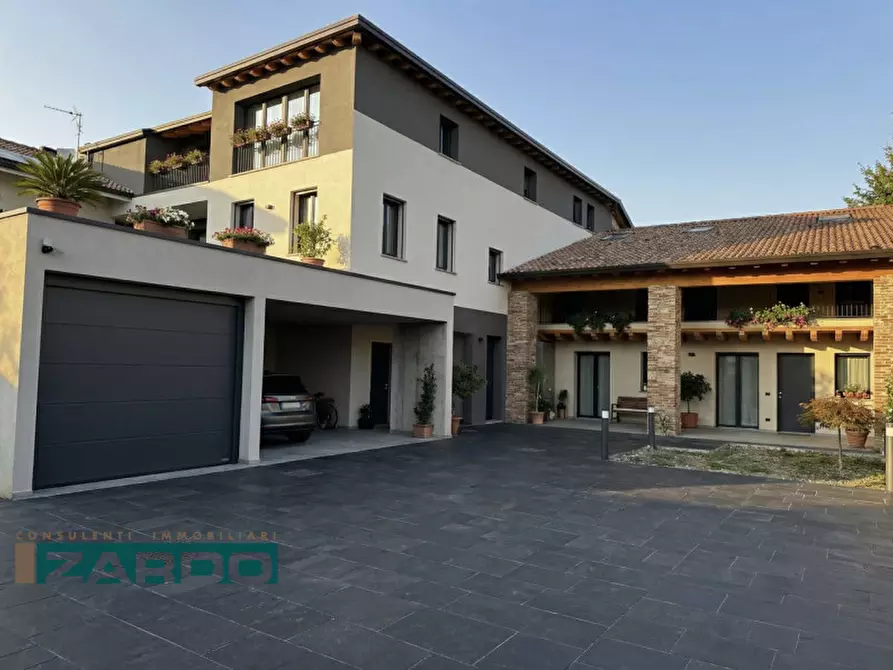 Immagine 1 di Attico in vendita  a Loria