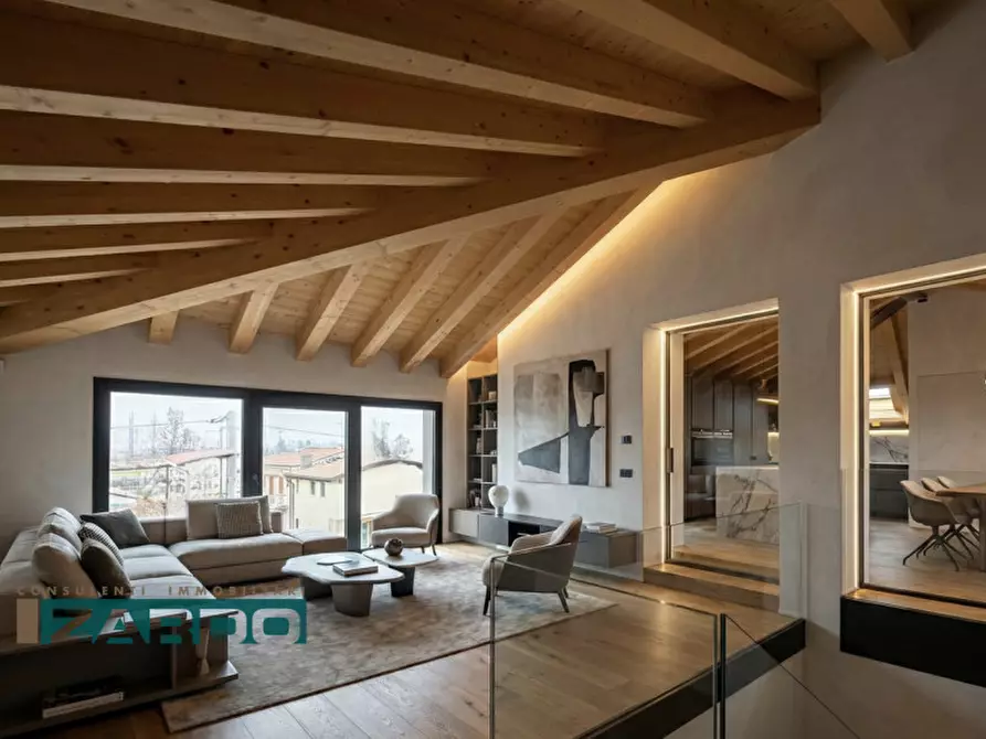 Immagine 2 di Attico in vendita  a Loria