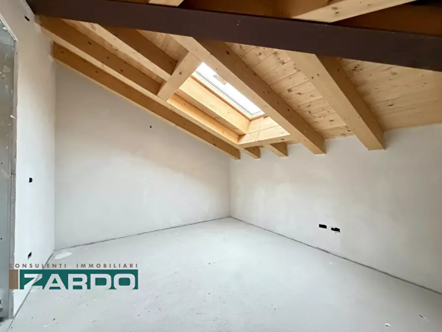 Immagine 8 di Attico in vendita  a Loria