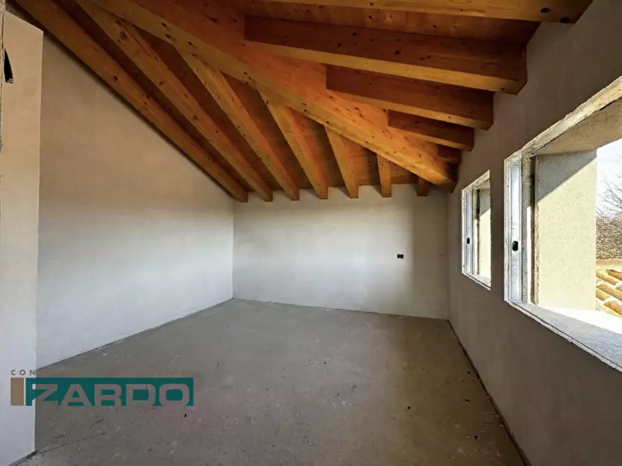 Immagine 10 di Attico in vendita  a Loria