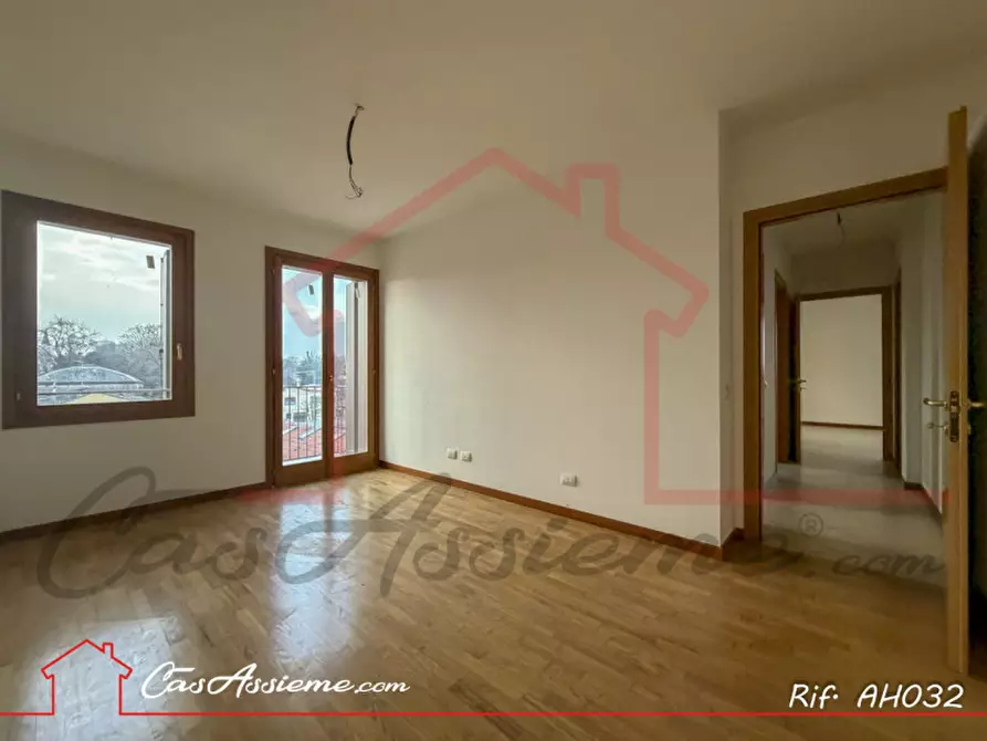 Immagine 11 di Appartamento in vendita  a Rossano Veneto