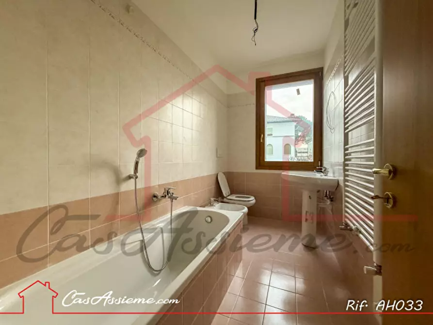 Immagine 13 di Appartamento in vendita  a Rossano Veneto