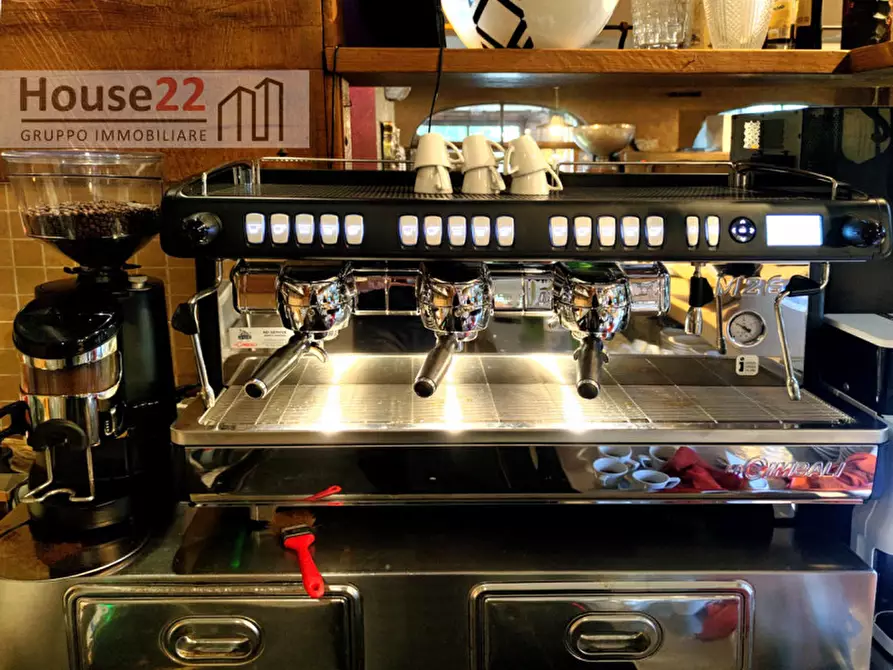 Immagine 6 di Attività commerciale in vendita  a Brescia