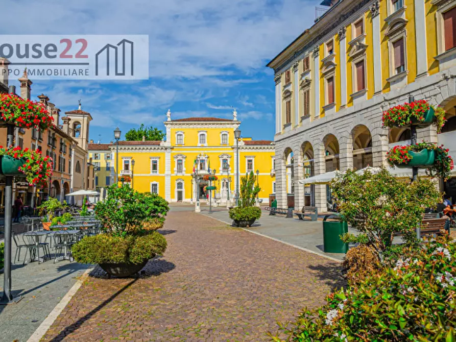 Immagine 8 di Attività commerciale in vendita  a Brescia