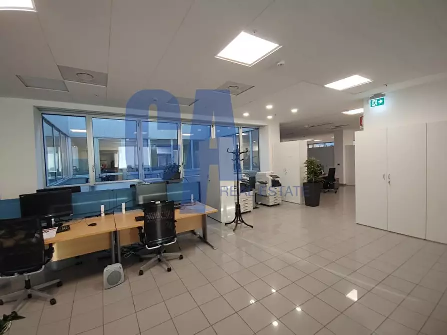 Immagine 9 di Palazzo in affitto  in VIA PERUGINO a Cologno Monzese