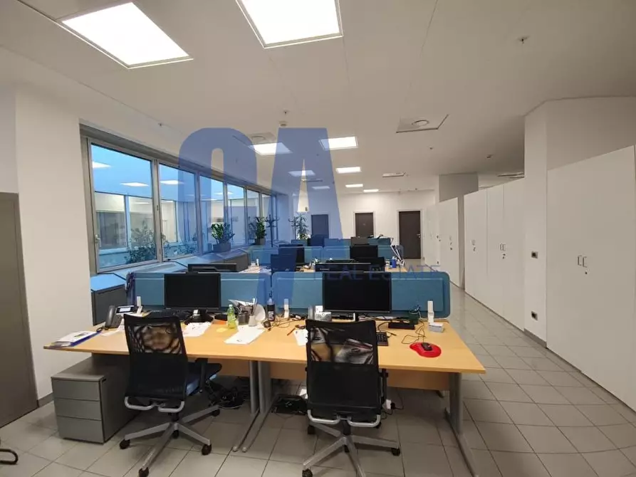 Immagine 4 di Palazzo in affitto  in VIA PERUGINO a Cologno Monzese