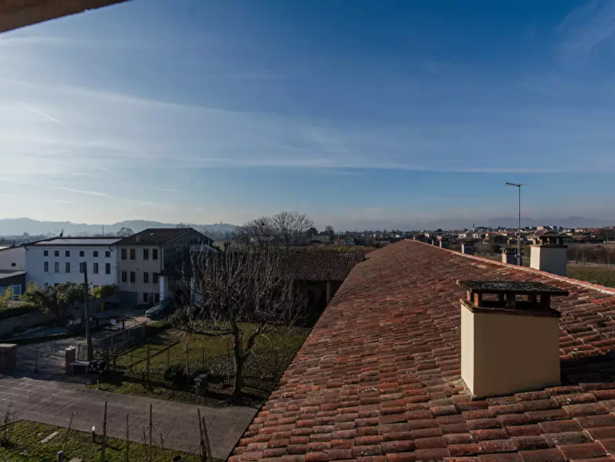 Immagine 6 di Appartamento in vendita  in Strada dei Pizzolati a Vicenza