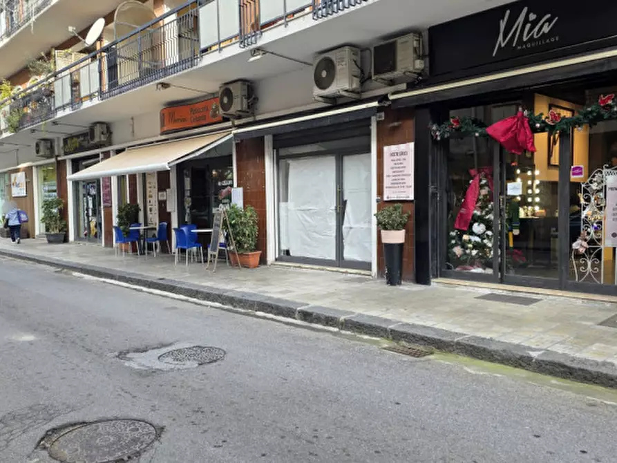 Immagine 8 di Attività commerciale in affitto  in Via Massimiliano Regis a Milazzo