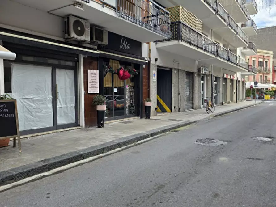 Immagine 10 di Attività commerciale in affitto  in Via Massimiliano Regis a Milazzo