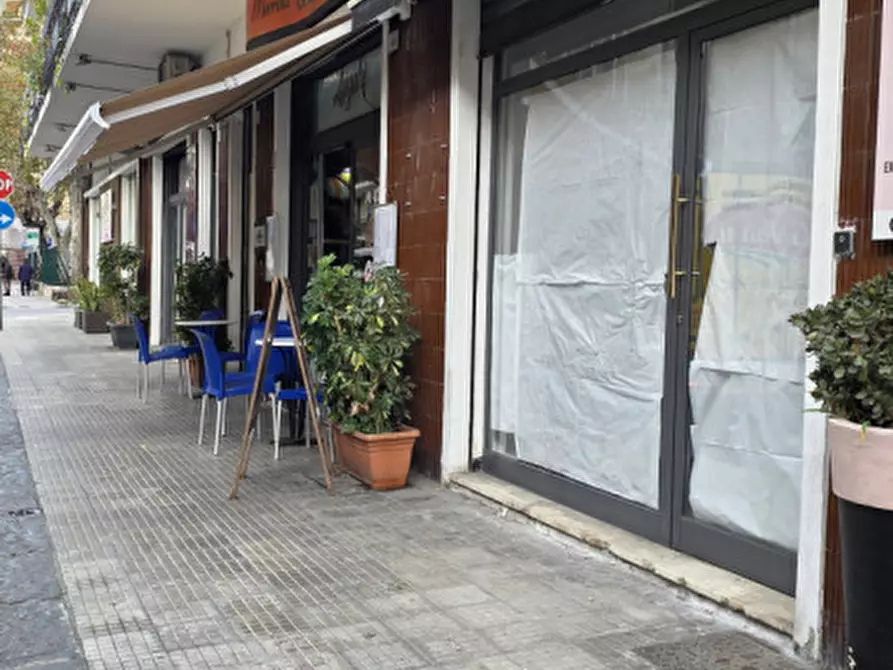 Immagine 11 di Attività commerciale in affitto  in Via Massimiliano Regis a Milazzo