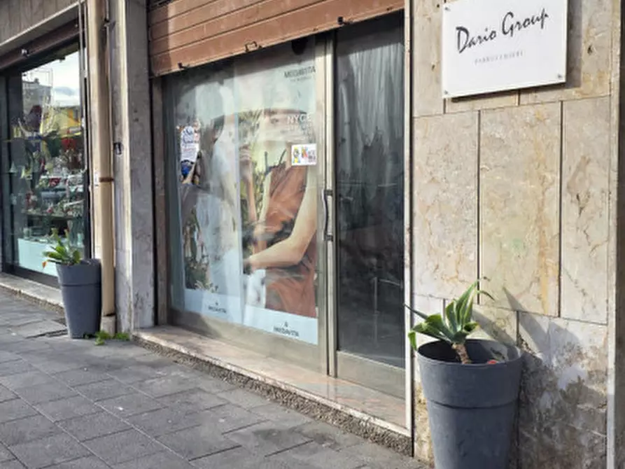 Immagine 14 di Negozio in vendita  in Via Antonino Cumbo Borgia a Milazzo