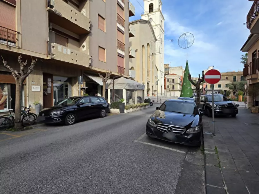 Immagine 16 di Negozio in vendita  in Via Antonino Cumbo Borgia a Milazzo