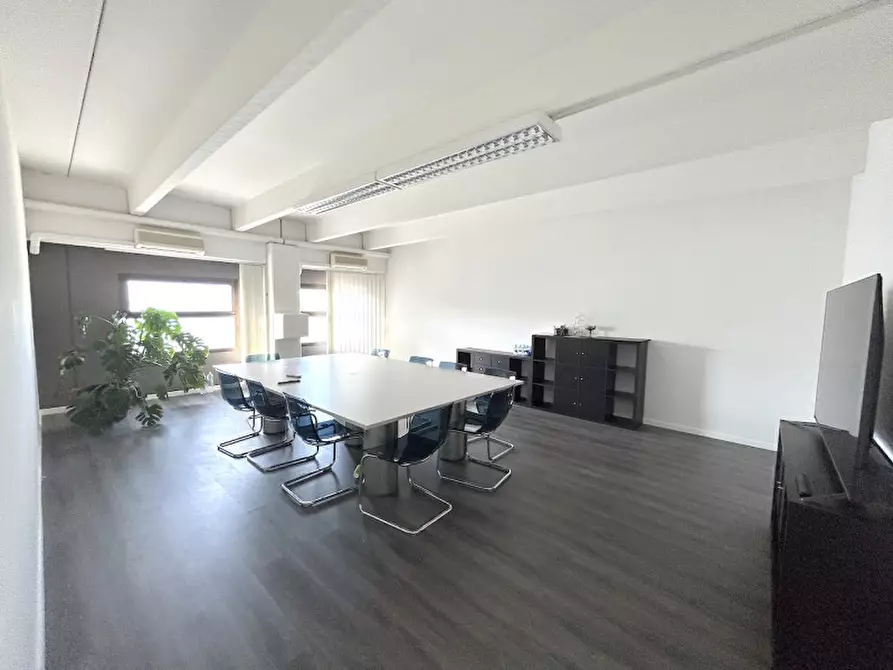 Immagine 1 di Capannone industriale in vendita  in via parri a Cesena